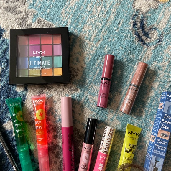 NYX Makeup Products (Mascara, lip glosses, eyeshadow, lip liners, eyebrows, etc) - Picture 3 of 7